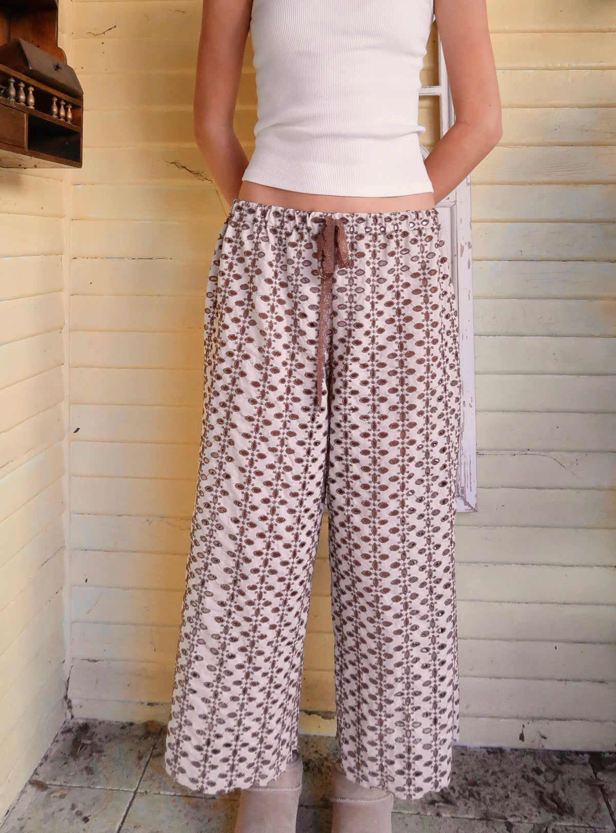 Flow Eyelet Capri Pants