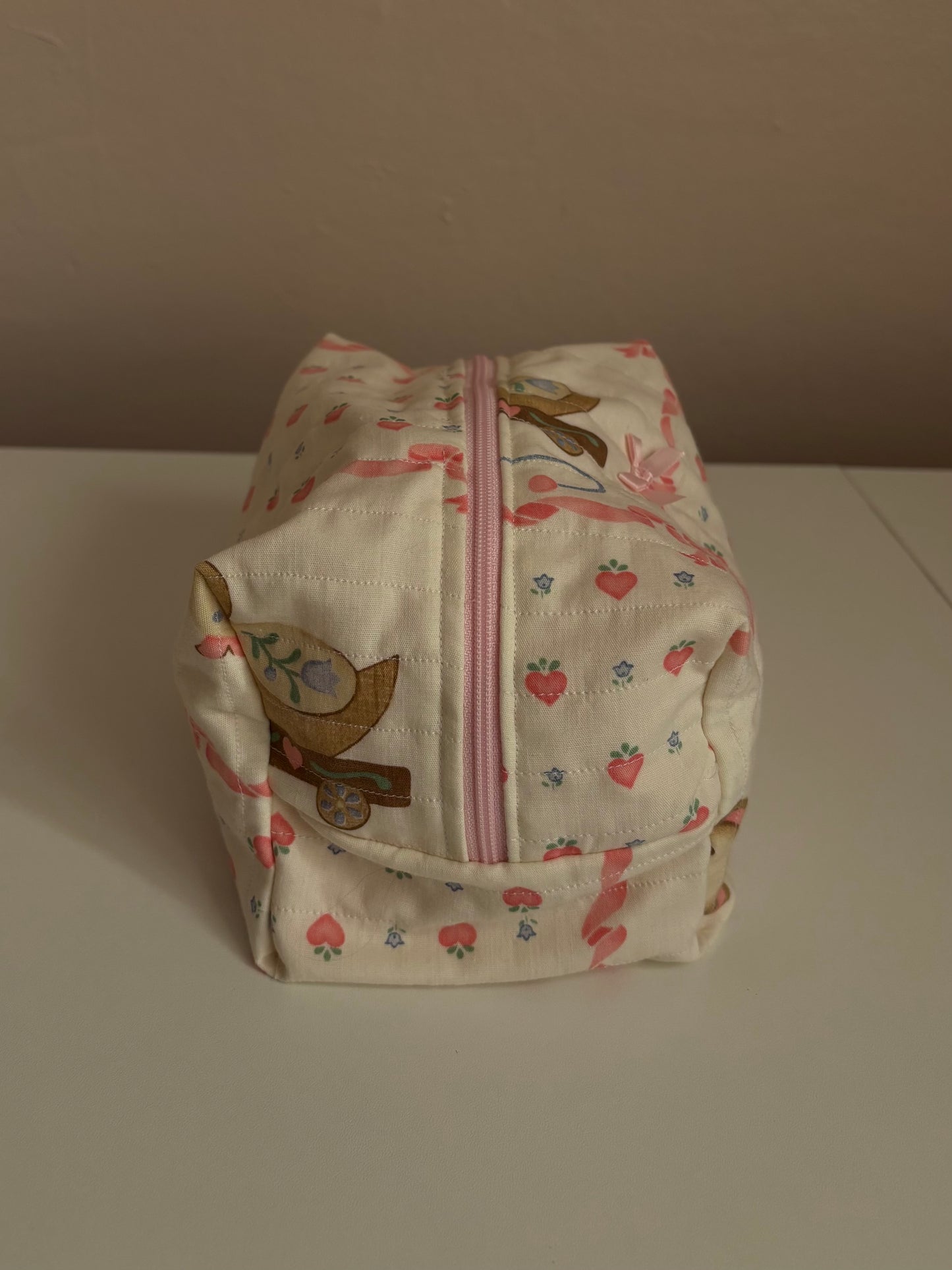 Teddy kiss makeup bag