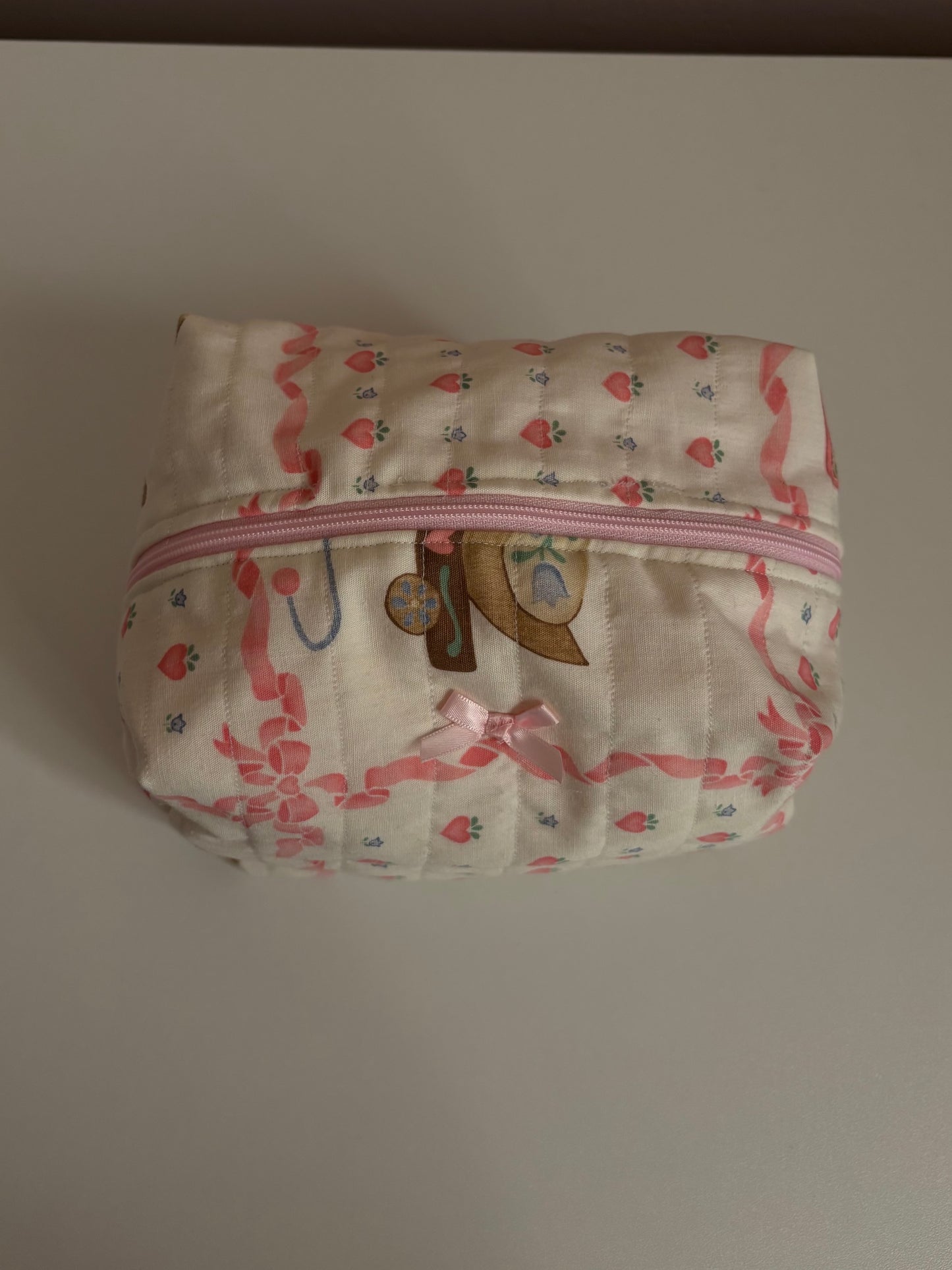 Teddy kiss makeup bag